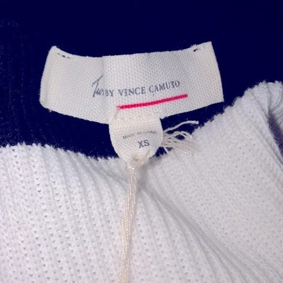 Vince Camuto size xsmall striped cold shoulder top - Picture 4 of 4